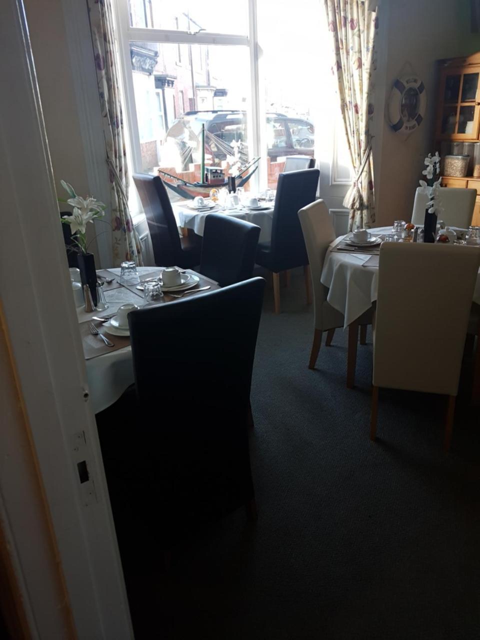 Roker View Guest House Sunderland  Buitenkant foto